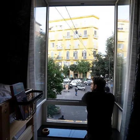 Central Monkey House נאפולי